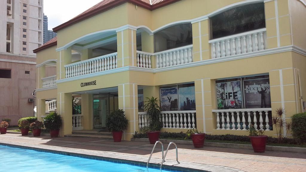 California Garden Square Apartment Manila